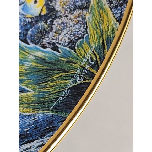 Underwater Paradise Sunlit Glow Year 1991 Porcelain 8" Home Decor Plate Robert - Picture 8 of 11